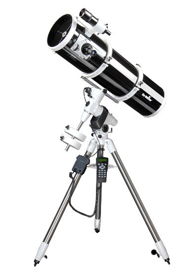Skywatcher Newton Explorer 200 EQ5 SynScan